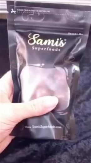 FREEZE DRIED CHOCOLATE COVERED STRAWBERRIES ABSOLUTELY DELICIOUS THESE ARE MILK CHOCOLATE ONES. STOCKS ARE LOW I HAVE LINKED THEM IN THE BASKET BELOW FOR YOU #chocolate #fruit #tik_tok_ #endofyeardeals #tiktokmademebuylt @Sami's Superfoods