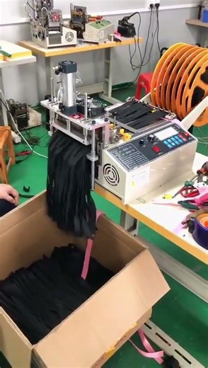 Computer Controlled Automatic Webbing Cutting Machine | Factory Automation #automaticcutting