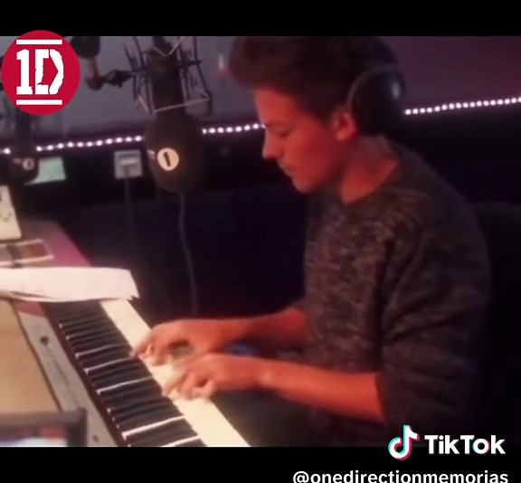 Louis 💙💙 #OneDirection #fouryou #foryoupage | louis one direction