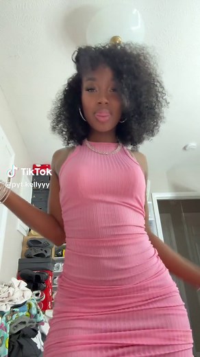 🇹🇬Kelly😝 (@pyt.kellyyy) - Breaking Hearts with Kelly - Hard-Hitting Performance