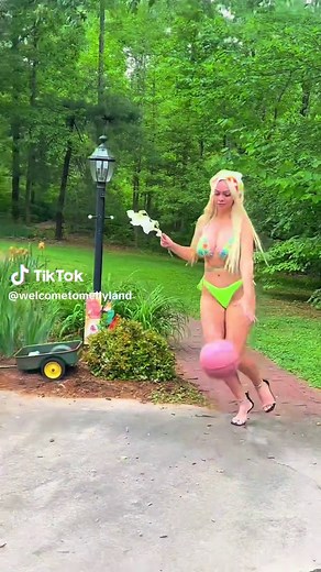 Blonde Bikini Basketball: A Unique Sports Experience