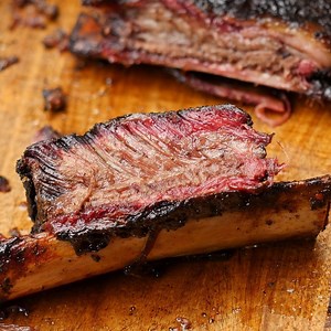 Smoked Beef Ribs Recipe: http://bit.ly/2wVTrpa | Grilled