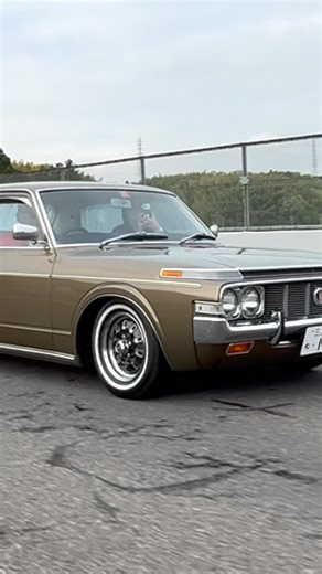 1974年式クジラクラウンの貫禄
