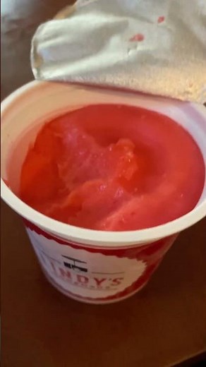 Lindy’s Homemade Italian Ice cherry 🍒