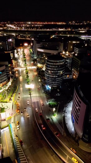 Guayaquil Ecuador: Modern Buildings & City Vibes