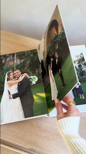A timeless wedding photo album for your story