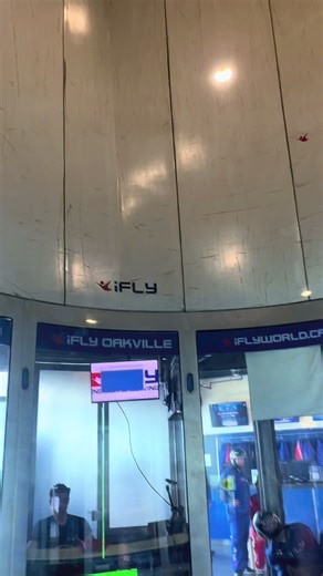 iFly 室内飞行。1分钟$20，要达到教练的水平需要时间。#飞 #ifly #跳伞