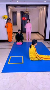 Pillow challenge, who got hit? #funnyfamily #partygames | Family Games Media