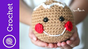 [Tutorial] Crochet a gingerbread head for Christmas. Make an amigurumi for the holiday and use this cute face on tons of decor and presents around the house. Get the full pattern at: http://www.repeatcrafterme.com/2018/11/crochet-gingerbread-head.html | GoodKnitKisses