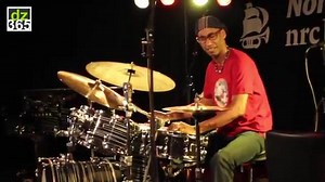 Hello Drummers! Have you ever seen Omar Hakim perform live or do you have a favourite album or track that he has recorded? He has played with everyone... Miles Davis, Marcus Miller, Weather Report, Sting, Daft Punk, Michael Jackson, Madonna, Kate Bush, Dire Straits, Journey, David Bowie and Bryan Ferry to name a few! I am a huge fan of his work and first became familiar with him when he played a Sting's first solo release. Thanks for the inspiration Omar! For more drum information, photos, video