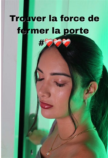 Laisser la porte ouverte fait entrer tout le froid dans ta maison. Alors FERME cette porte!🚪❤️‍🩹 Hésitez pas à me suggérer des sujets en commentaire que vous voulez que j’aborde dans ce nouveau format de vidéo.🙏🏻