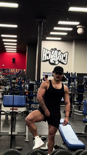 Chest pump looking like a full body pump #gym #bodybuilder #fyp #gymtok #muscle