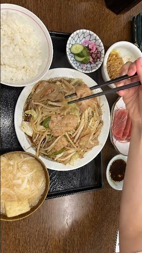 Did you know that Japanese chopsticks are called "Hashi" (箸)? 🥢🇯🇵