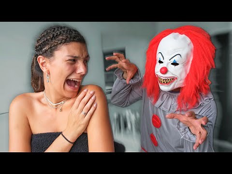 24 HOURS SCARING MY FRIENDS AS A CLOWN !!