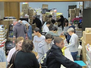 New Rochelle Food Drive Provides Thanksgiving HOPE