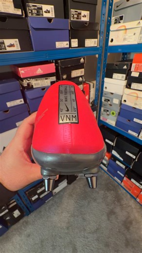 The 2019 Nike Phantom Venom Player Issue Models as seen in the video, come with the ever popular Hypervenom III SG-Pro Soleplate. This pair is available in a UK10.5 / US11.5 but we have other colourways and sizes available via the website. Brand New Free UK Postage www.thebootchamber.com #Nike #NikeFootball #NikePhantom #Football #FootballBoots | The Boot Chamber