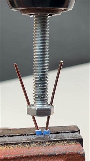 How to join two solid wires easilyQuick and secure electrical tip#USA #SolidWireFix #ElectricHack