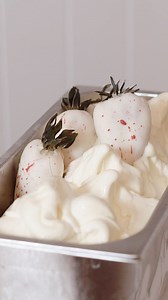 Este mes, déjate conquistar por nuestro Helado del Mes: 𝑭𝒓𝒆𝒔𝒂 𝑱𝒂𝒑𝒐𝒏𝒆𝒔𝒂 🍓 Una combinación suave, dulce y única que no querrás perderte.✨🍨 📲Central de Pedidos: 959 327 535 . . . #helado #mapachelover #mapache #perú #gelato #expertosencopasdehelado #10añosdetradicionchiclayana #chocolate | Mapache Frío Helado Artesanal