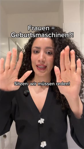 Tessniem Kadiri 🇩🇪 🇲🇦 on Instagram: "🌎 DREI Beispiele wie man das “Problem” (u.A. laut Experten & Expertinnen) ganz sicher NICHT löst lmao 👀 Und alle DREI Maßnahmen haben übrigens eins gemeinsam: sie wollen sich scheinbar nicht wirklich mit Frauen auseinandersetzen und komplexe, weibliche Lebensrealitäten (neben unserer Rolle als Geburtsmaschinen 🫡🙃) akzeptieren und reflektieren🤡 #kinderlos #schwangerschaft #ungarn #türkei #china"