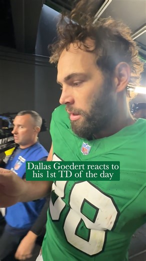 It's only right he scored on National Tight End Day! | Philadelphia Eagles