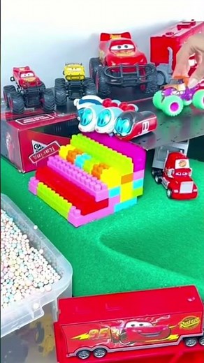 Hot Wheels car VS Disney Tsum Tsum Trains | Mickey & Minnie