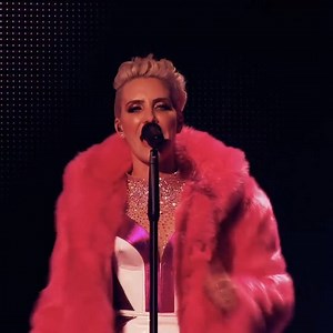 Can you believe it's been 3 years since the start of our Party On The Dancefloor tour?? 🎤 We miss playing live SO much and can't wait to get back out there to sing and dance with you in 2021 ❤️ 2021 Tour Tickets: Steps.lnk.to/TourFA | Steps