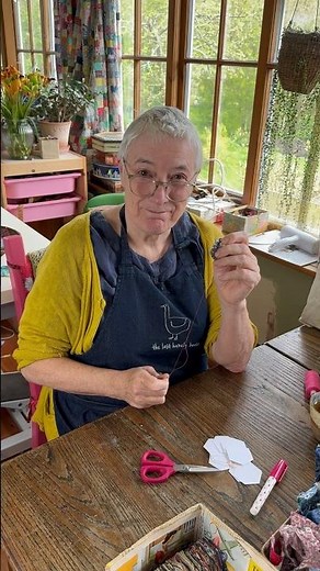 English Paper Piecing - Basting Hexagons. Kate’s Frequently Asked questions #EPP #thelasthomelyhouse