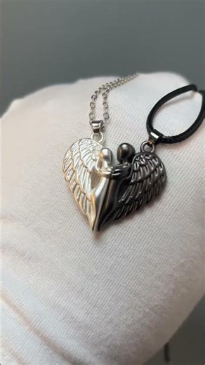Necklaces of different types with the best look