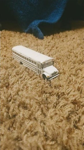 bus 4 ho scale IC CE activity school bus engine startup and drive off