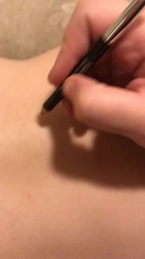 Creative Body Canvas Drawing with Eyeliner