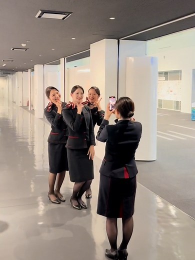 急いでいるときも美しさを忘れずに😉 #定点カメラ #JAL #japanarlines #日本航空 #CA #GS #グランドスタッフ