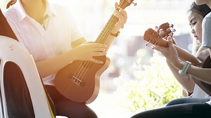 How to Play the Em7 Chord on Your Ukulele - Uke Like The Pros Blog