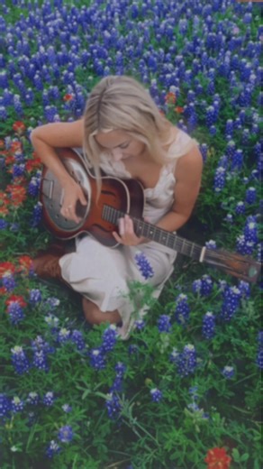 Mesmerizing Guitar Blues with Monica Valli