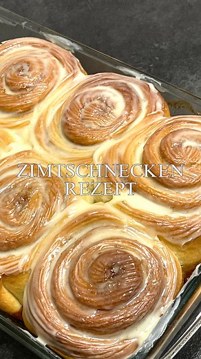 Serena 🧑🏿‍🍳 on Instagram: "Für den Vorteig 🥣: - [ ] 50g Wasser - [ ] 50g Milch - [ ] 50g Mehl (Typ 550) 1. Zuerst Mehl, Wasser und Milch in einen Topf geben. 2. Dann bei niedriger Hitze unter ständigem Rühren erhitzen, bis die Masse etwa 65 Grad erreicht hat oder eine puddingartige Konsistenz entsteht. 3. Anschließend sofort vom Herd nehmen und kurz abkühlen lassen. Hefeteig 🥣: - [ ] 350g Mehl (Typ 550) - [ ] 150g Milch (lauwarm) - [ ] 50g Zucker - [ ] 1/2 TL Salz - [ ] 4g Trockenhefe - [ ]