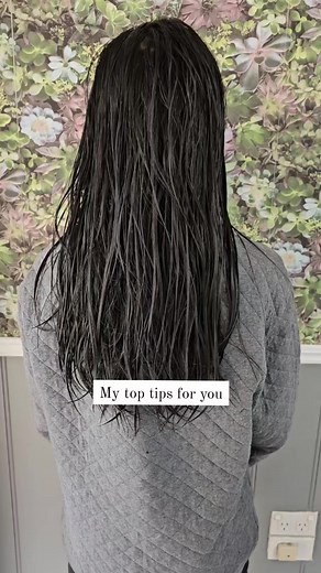 🌟 The Journey of Ongoing Hairdressing Training: A Path to Confidence 🌟 In the ever-evolving world of hairdressing, one thing remains constant - the need for continuous learning and growth. 📚💇‍♀️ Ongoing training is not just essential; it's the lifeblood of our craft. It's what allows us to stay at the forefront of trends, techniques, and client expectations. But what do you do when you don't feel like you're at your best? It's simple - you invest in yourself by taking another class. 📝👩‍🏫 