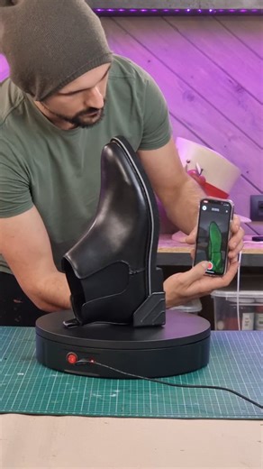 Piece Of Cake on Instagram: "For our recent Predator costume we had to create, among other things, a couple of monster feet that would be easy to wear for many days during the launching event. So we came up with this solution to make sure that they were comfortable and fit perfectly the shoes we chose. They stick so well we didn't even have to glue them to the shoes, so they can be reused for the next project 🤌 The scanning app we used on our phone is called EM3D and it's very cheap and super e
