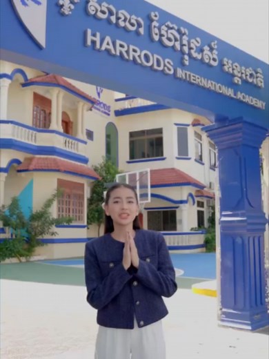 ចាប់ទទួលចុះឈ្មោះចូលរៀនសម្រាប់ឆ្នាំសិក្សា ២០២៦-២០២៧! សាលា ហ៊ែរ៉ុដស៍ អន្តរជាតិយកចិត្តទុកដាក់ខ្ពស់ដល់សិស្សានុសិស្សគ្រប់រូប! កម្មវិធីសិក្សារបស់យើងត្រូវបានរៀបចំចងក្រង និងអនុវត្តយ៉ាងយកចិត្តទុកដាក់ ដើម្បីបំពេញនូវតម្រូវការអប់រំរបស់សិស្សានុសិស្ស និងបង្កើនសក្តានុពលពួករបស់គាត់។ ជាមួយនឹងវិធីសាស្រ្តបង្រៀនបែបទំនើប យើងធានាថាបុត្រធីតារបស់លោកអ្នកនឹងទទួលបានបទនូវពិសោធន៍អប់រំដ៏សម្បូរបែបក្នុងសាលាអន្តរជាតិពិតៗ! ដោយចំនួនសិស្សានុសិស្សដែលអនុញ្ញាតឱ្យចូលរៀនមានកំណត់ ដូច្នេះសូមចុះឈ្មោះចូលរៀនឱ្យបានរួសរាន់។ ​— លេខទំនាក់ទំនង៖
