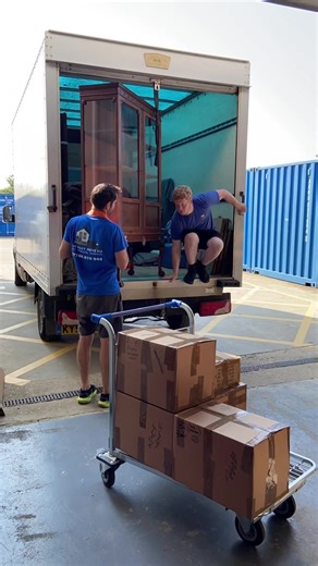 More than just storage! We can arrange local removal companies to transport your belongings. Taking the stress out of moving into storage. #securestorage #selfstorage #removals #movingday ☎️ 01843820930