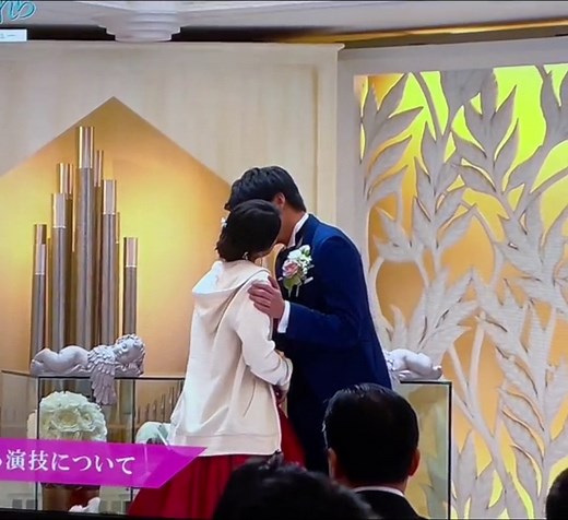 田中圭と土屋太鳳の可愛いキスシーンメイキング