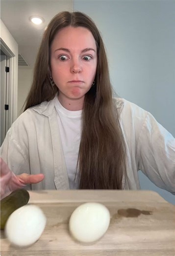 2 eggs, 4 different ways & 1 pickle 2 of the same ways 🥒🥚🤭🥜🥬 #eggflight #eggs #pickleflight #pickles #fyp