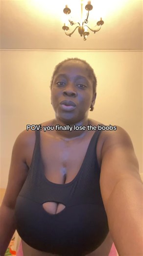 When you lose weight you lose the boobs .no one talks about the pain that accompanies having big boobs But having your body back in proportion after the postpartum phase gets your confidence up #motivation #gym #transformation