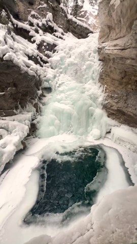 How STUNNING is this frozen waterfall at Johnston Canyon in Banff?! #shorts