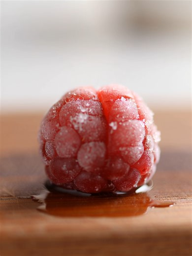 🍓❄️ Frozen Raspberry ASMR 🔪✨ Static macro, side angle. One frost-coated raspberry. One precise vertical center cut—delicate icy crack, soft airy slice, and a light frost fracture as the halves stay perfectly aligned. #ASMR #RaspberryASMR #FrozenASMR #VisualASMR #OddlySatisfying #MacroASMR #PrecisionCut #MinimalStudio #CinematicASMR #SatisfyingSounds #CleanSlice #AIASMR