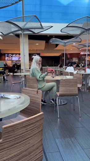 995K views · 3.4K reactions | Man figures out how to get out of a bad first date like a pro 勞  This video was produced by Network Media and Jamie and Blake | Stage Left Productions | Facebook