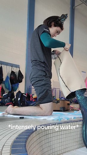 This is how I put on my silicone tail. 🧜‍♂️ #mertailor #merman #mermaid #mermaids #mermaiding #siliconemermaidtail #mermaidlife