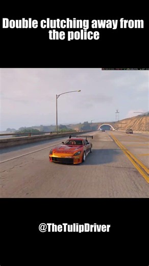 Double clutching away from the police in a tunnel #gtaonline