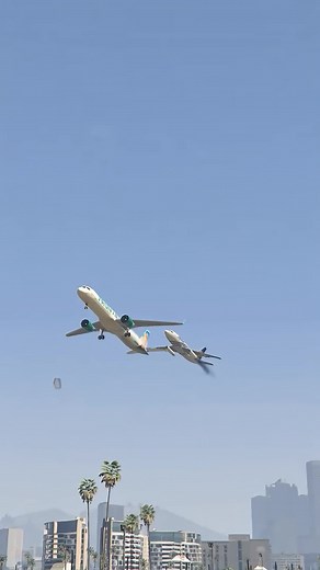 Mid-Air Collision Avoided, But the Landing Shocks Everyone#game #viral #trending