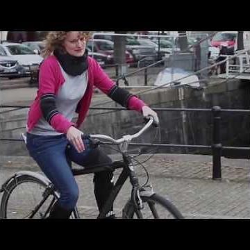 Inflatable Helmet Is Like An Airbag For Your Bike