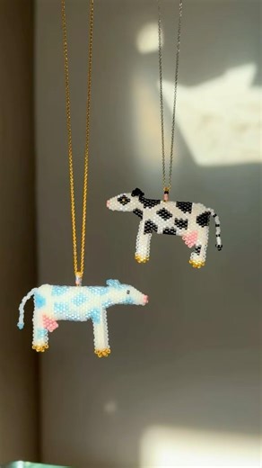 Handmade beaded cow 🐄 #beading #beadedcow #beadpattern #pattern #3dbeading #beadedanimal