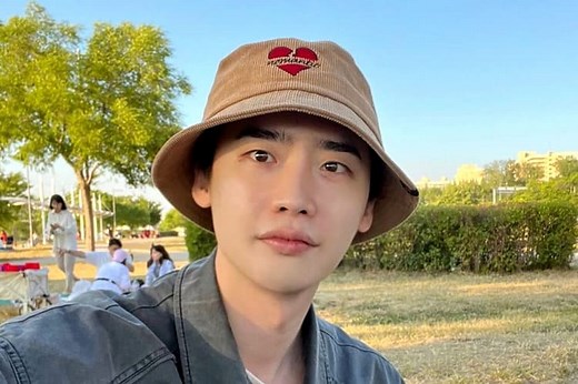 Lee Jong Suk: BEFORE and AFTER 2022